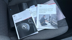 Toyota Yaris 1.5 Hybrid Design 5dr CVT Hybrid Hatchback